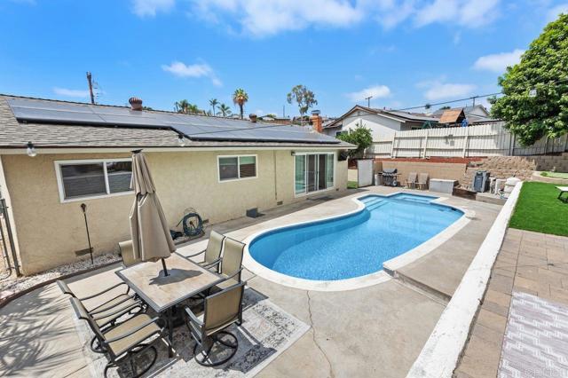 833 Halecrest Drive, Chula Vista CA: https://media.crmls.org/mediaz/8e0b0c7f-0ab9-4787-be25-1fc2c640cae4.jpg