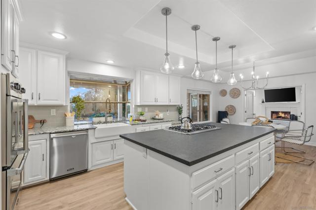 2610 Acuna Ct, Carlsbad CA: https://media.crmls.org/mediaz/8e0b566e-7085-4e48-b985-02b6268331c3.jpg
