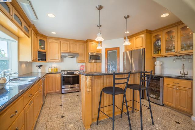 42001 Via San Gabriel, Fremont CA: https://media.crmls.org/mediaz/8e0c07c1-cd0a-41c2-8c67-c161b8ca8979.jpg