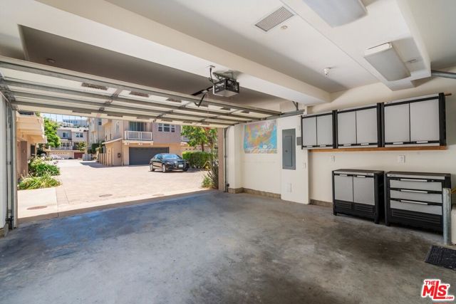 6011 Dawn, Playa Vista CA: https://media.crmls.org/mediaz/8e0ce68a-7ed3-4725-a312-7c3461198b51.jpg