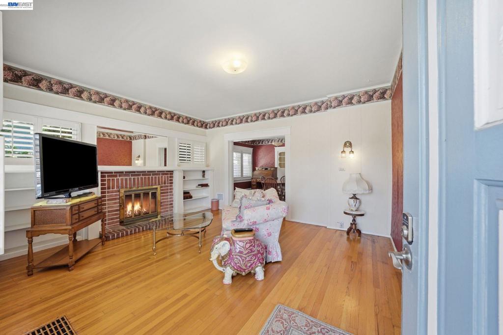 1412 30th St - photo 5