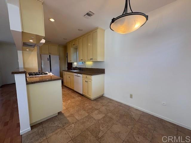 Detail Gallery Image 2 of 19 For 840 Olive Ave, Coronado,  CA 92118 - 2 Beds | 1/1 Baths