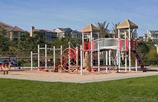 6 Reston Way, Ladera Ranch CA: https://media.crmls.org/mediaz/8e0ddb5c-8b3a-44eb-bd5b-e27178866af3.jpg