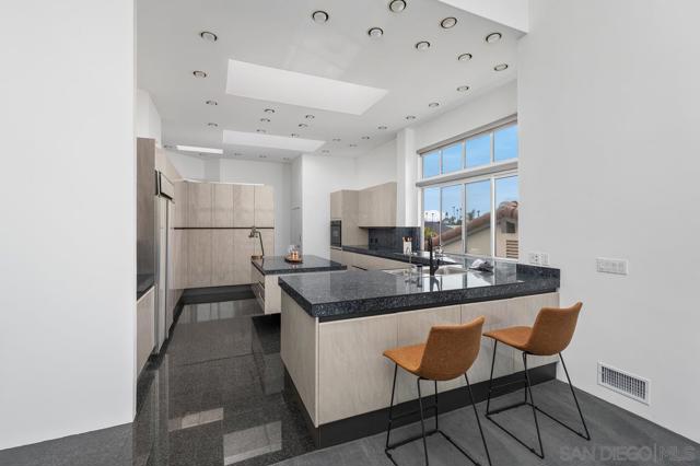 Image 13 of 50 For 25 Green Turtle Rd