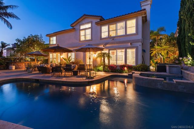 5255 Greenwillow Ln, San Diego CA: https://media.crmls.org/mediaz/8e0ec10b-94ca-4ec3-a0e9-083ced42bdfe.jpg