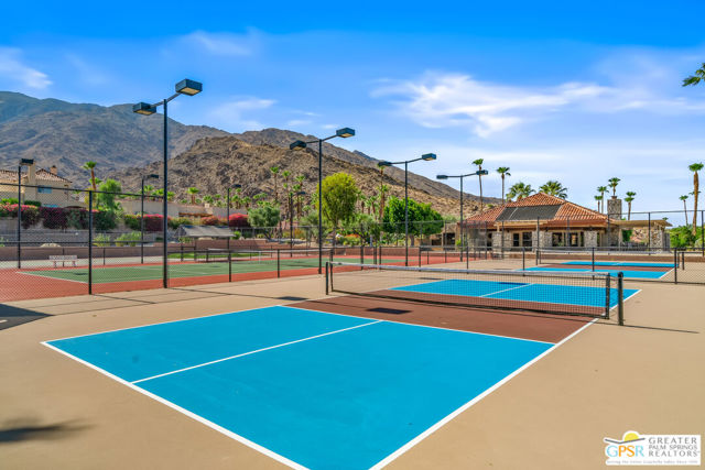 2960 Lantana Court, Palm Springs CA: https://media.crmls.org/mediaz/8e0ee01b-0c87-4e5d-ba24-fc9be40ce1c0.jpg