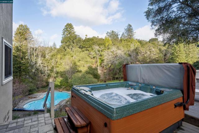 35 Tiger Tail Court, Orinda CA: https://media.crmls.org/mediaz/8e10262e-6dfe-4a8d-8d6e-95fcb7e25adf.jpg