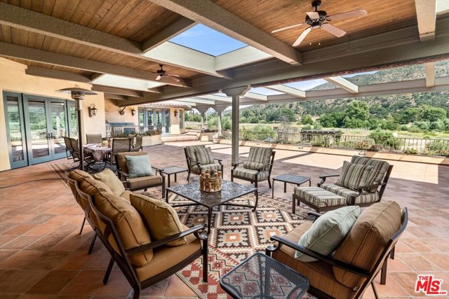 561 Saddle Lane, Ojai CA: https://media.crmls.org/mediaz/8e10a3c8-09b5-4744-a3e2-ed01a908a689.jpg