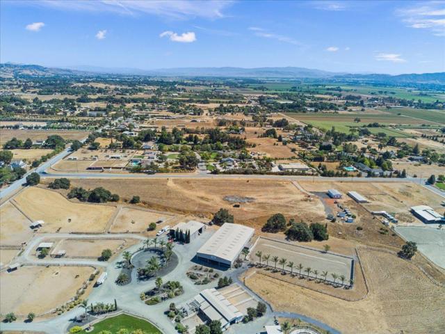 2055 Rucker Avenue, Gilroy CA: https://media.crmls.org/mediaz/8e10aa91-3f41-4200-b660-dcaf6898e0dc.jpg