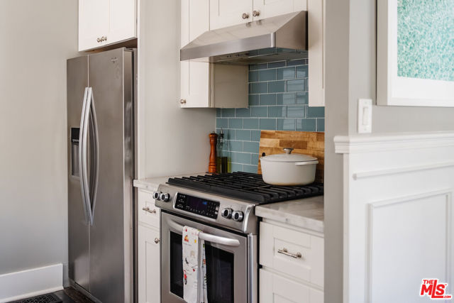 224 San Juan Avenue, Venice CA: https://media.crmls.org/mediaz/8e10d733-746f-498e-ad49-f92743b23d5a.jpg