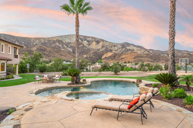 2462 Lost Canyons Drive, Simi Valley CA: https://media.crmls.org/mediaz/8e10f902-59f2-424e-b58f-1baebde80cab.jpg