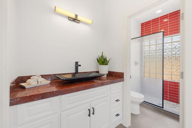 Image 36 of 48 For 43875 Milan Court