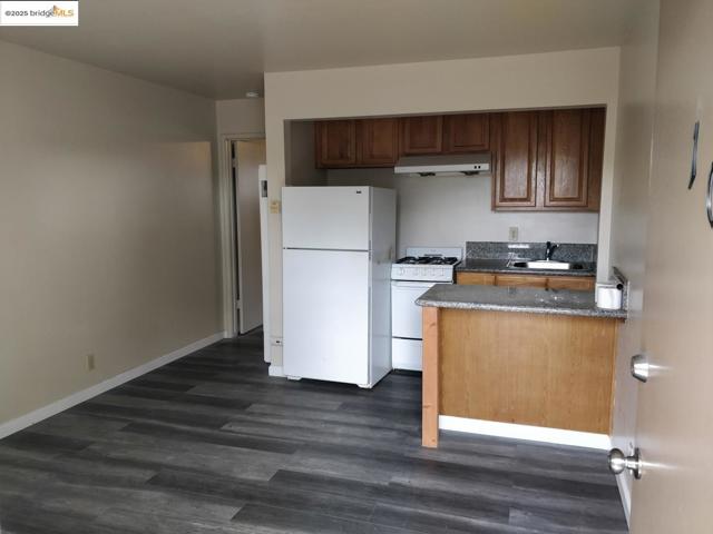 1213 San Pablo AVE, Berkeley CA: https://media.crmls.org/mediaz/8e112a94-4790-4f2a-be7f-06927bc20687.jpg