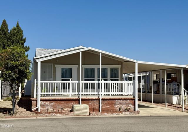 7 Wisteria Way, Ventura CA: https://media.crmls.org/mediaz/8e113ff6-d2ba-4036-a206-8f002e3c73ed.jpg