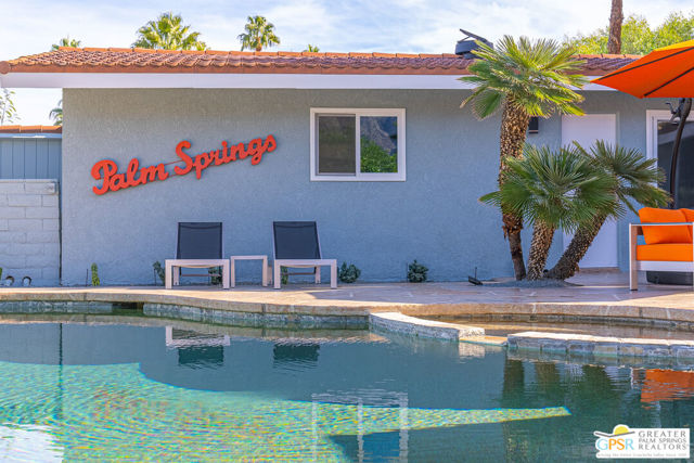 988 E Paseo El Mirador, Palm Springs CA: https://media.crmls.org/mediaz/8e11a78a-9c2d-44e4-bca8-f1bfc7a7c674.jpg
