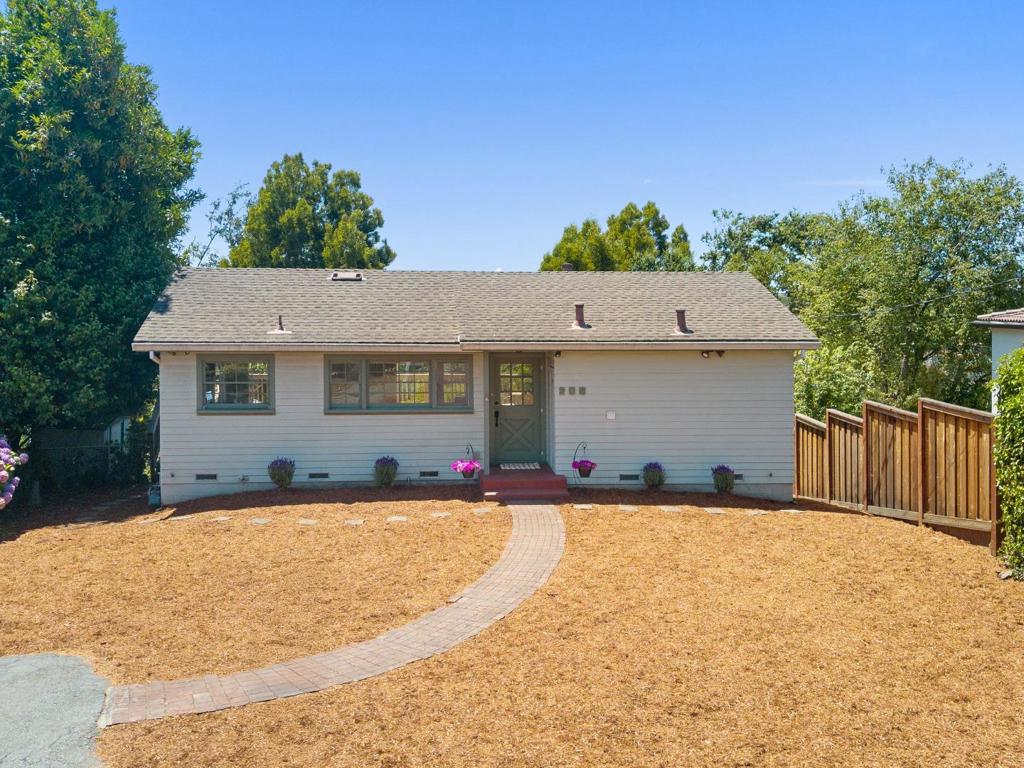 206 Bayview Court