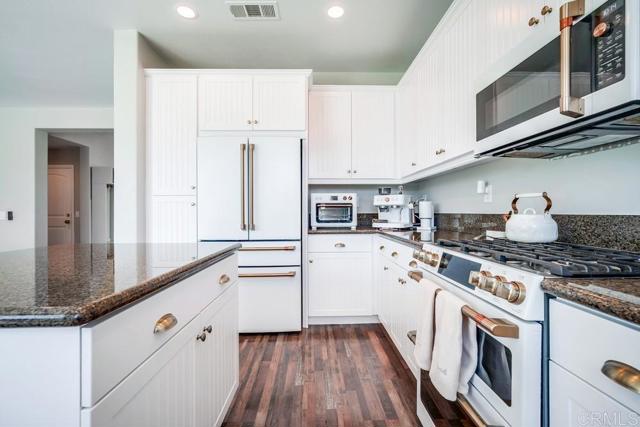 30826 Prairie Smoke Circle, Murrieta CA: https://media.crmls.org/mediaz/8e13b9f7-2561-4149-8347-66a5e5ffb35b.jpg