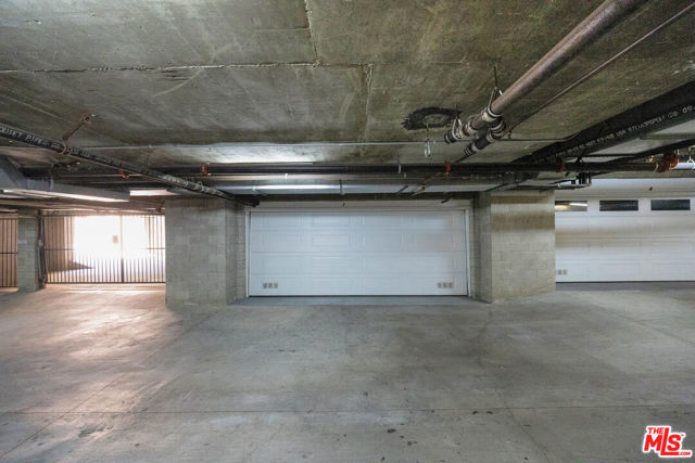 2449 Oswego Street, Pasadena CA: https://media.crmls.org/mediaz/8e14a0f3-f3d2-4869-a66f-1d0af64bf1e8.jpg
