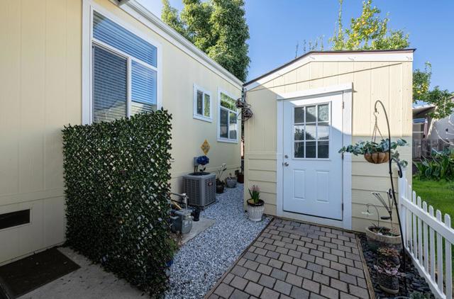 510 Saddlebrook Drive, San Jose CA: https://media.crmls.org/mediaz/8e14cfb5-e1b0-4edf-9cba-a170afd62c1b.jpg