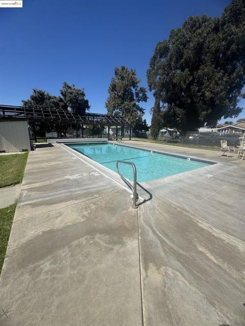 343 Alcott Ct, Bethel Island CA: https://media.crmls.org/mediaz/8e15c9db-21fb-4a23-9d71-46e411f54da4.jpg