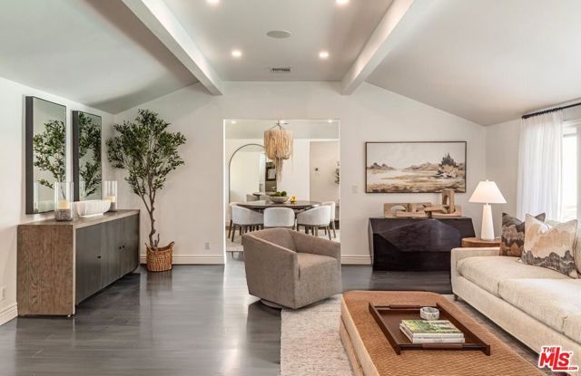 5840 Round Meadow Road, Hidden Hills CA: https://media.crmls.org/mediaz/8e15eced-2048-4d78-ae6a-7ddf77e6ca4c.jpg