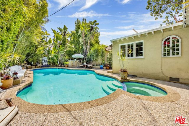 634 N Highland Avenue, Los Angeles CA: https://media.crmls.org/mediaz/8e16cfbe-223c-4fe7-a249-e98eaaadab19.jpg