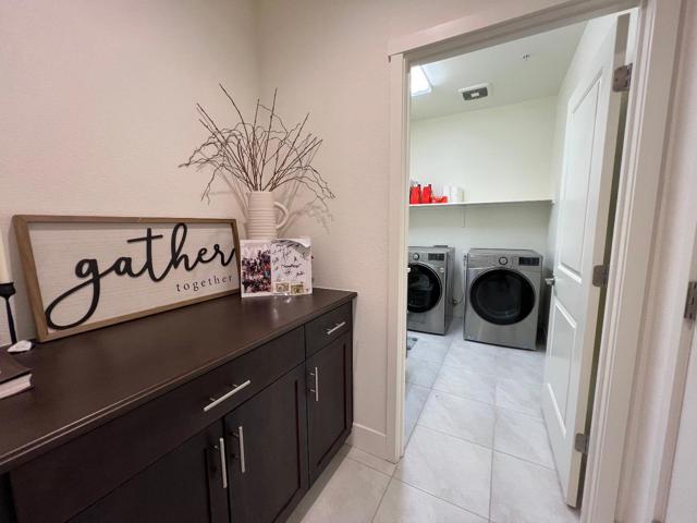 1460 Waterwheel Lane, Hollister CA: https://media.crmls.org/mediaz/8e1701d2-ac57-47e0-a44c-5e7ab174f7f3.jpg