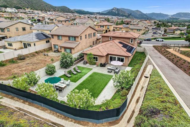 441 Ventasso Way, Fallbrook CA: https://media.crmls.org/mediaz/8e17b116-2ddf-4e1b-9256-5e0128071d9a.jpg