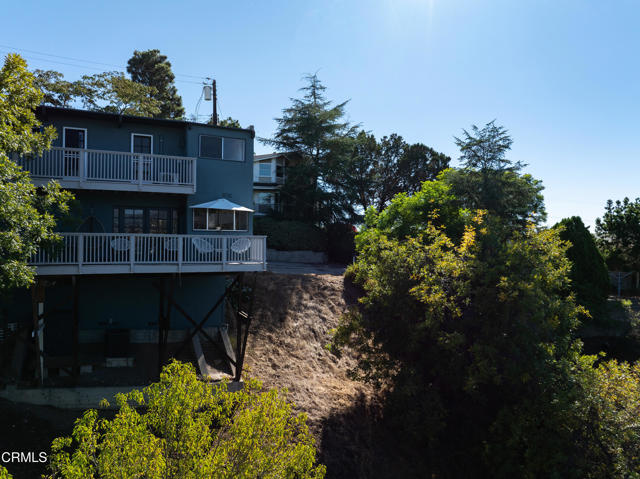 Detail Gallery Image 3 of 8 For 1867 Burnell Dr, Los Angeles,  CA 90065 - – Beds | – Baths