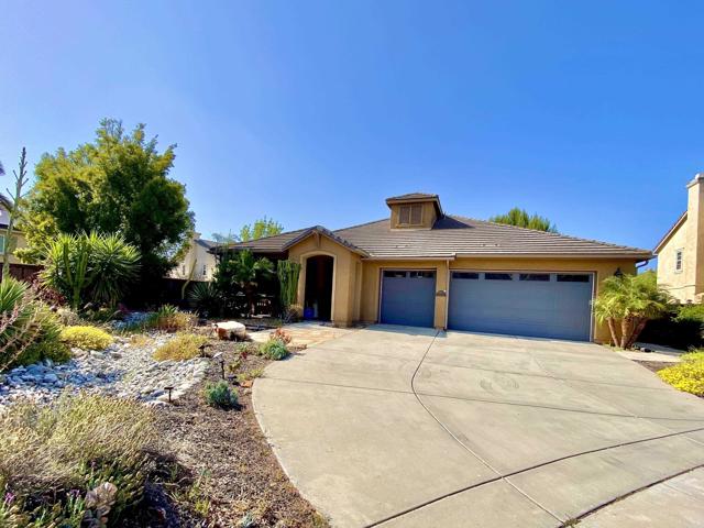 2977 Rangpur Court, Escondido CA: https://media.crmls.org/mediaz/8e183dc8-115f-464e-ab0a-f238017d4daf.jpg