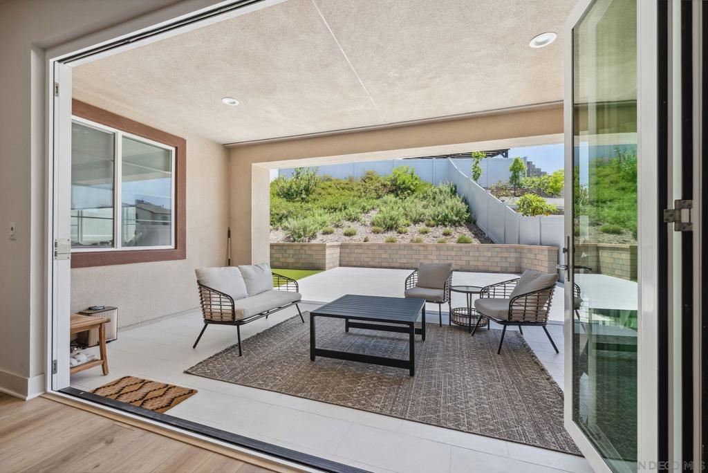 MLS #250035606SD img 21