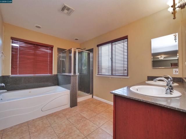 2035 Pasado Avenue, Manteca CA: https://media.crmls.org/mediaz/8e18c2d0-2fd1-4f0e-a237-6affa185061f.jpg