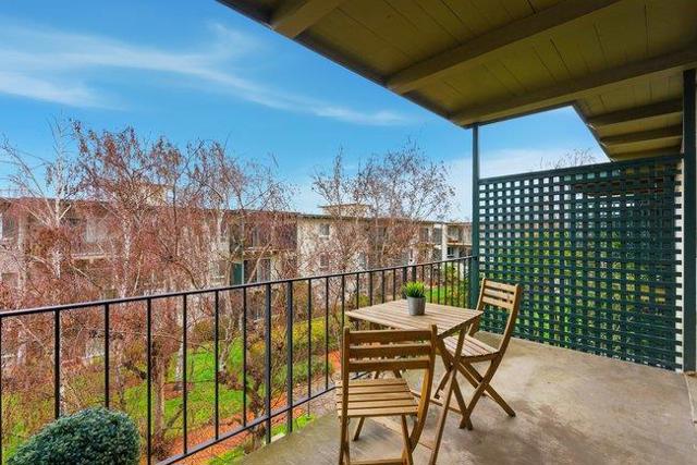 934 Peninsula Avenue, San Mateo CA: https://media.crmls.org/mediaz/8e195e8f-1376-4d73-8491-04f846341b76.jpg