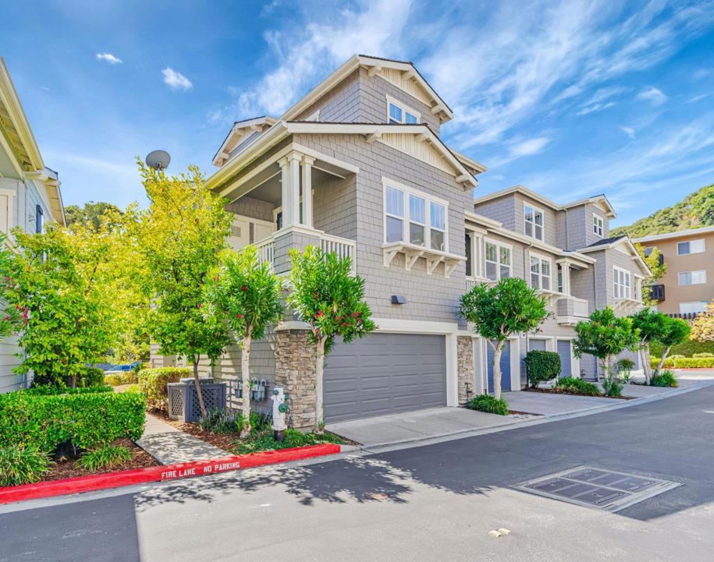 100 Live Oak Way #104