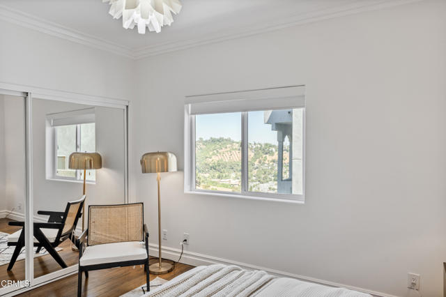 453 Frontenac Avenue, Los Angeles CA: https://media.crmls.org/mediaz/8e1a02f6-2465-4eb0-8681-e364fa3841f0.jpg