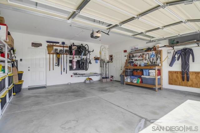 1249 12Th, Imperial Beach CA: https://media.crmls.org/mediaz/8e1a8dec-0e85-4aad-a02a-93d099a6edbd.jpg