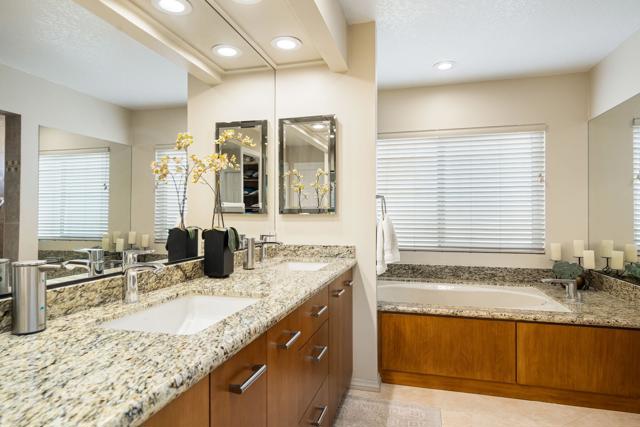 73580 Agave Lane, Palm Desert CA: https://media.crmls.org/mediaz/8e1aff39-cbe0-4dd8-9800-b6a22c953215.jpg