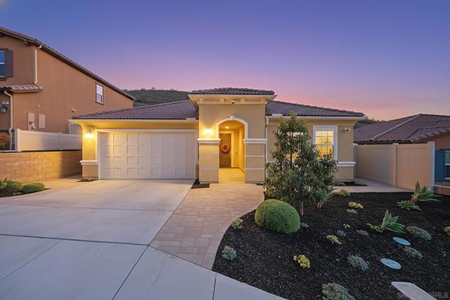 893 Woodhaven Rd, San Marcos CA: https://media.crmls.org/mediaz/8e1b2714-3a5a-48c3-8612-297a4efc1abd.jpg