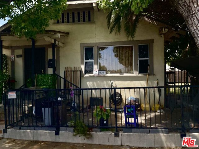 2623 W 30th Street, Los Angeles CA: https://media.crmls.org/mediaz/8e1b5ac1-f2ce-4e00-9abe-583c7940aa95.jpg