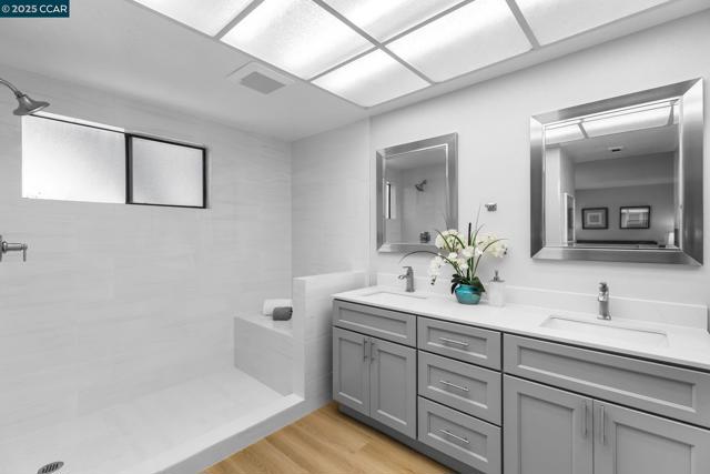 4360 Peregrine Way, Fremont CA: https://media.crmls.org/mediaz/8e1bd05c-86ea-40cf-bb58-e923244b267d.jpg