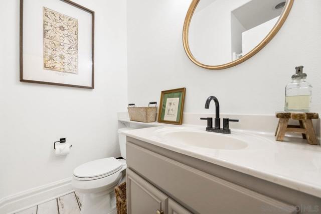 Image 22 of 41 For 26849 Silver Spur Ct