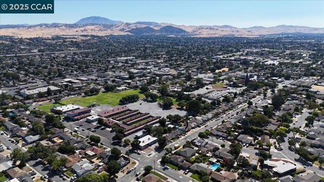 301 Grangnelli Ave, Antioch CA: https://media.crmls.org/mediaz/8e1bf1aa-7b76-4609-96b4-b8e458e3329b.jpg