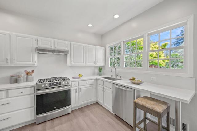 1249 Oak Street, San Mateo CA: https://media.crmls.org/mediaz/8e1d9bd4-1f46-4908-a614-cb690e5a7b74.jpg
