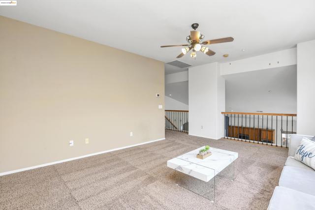 1212 landover, Brentwood CA: https://media.crmls.org/mediaz/8e1e850d-90a5-427e-8ff8-870412d6c77d.jpg