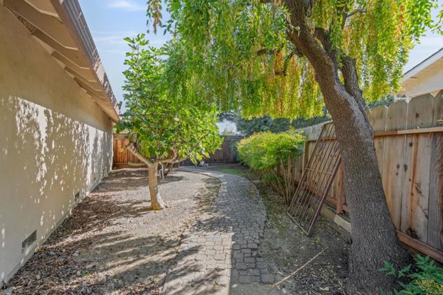 35 Rays Circle, Hollister CA: https://media.crmls.org/mediaz/8e1eb64b-1969-43fb-8d71-9a7f4c08c3b6.jpg