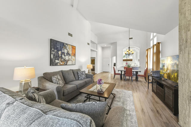 110 Celano Circle, Palm Desert CA: https://media.crmls.org/mediaz/8e1eda81-2549-4b9c-92fb-5cc609f41ea0.jpg