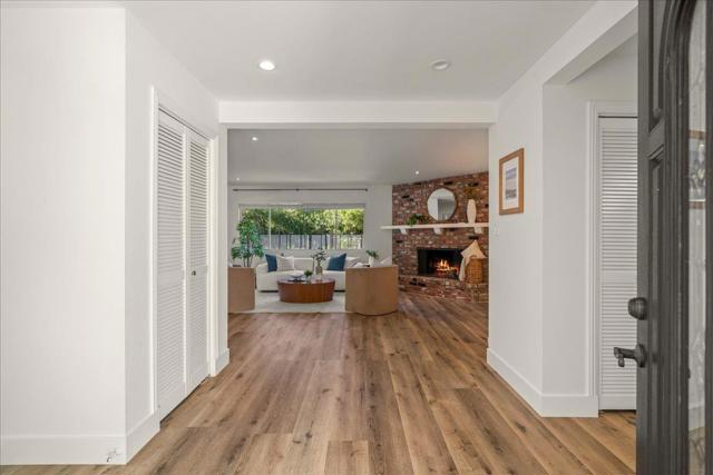 12272 Windsor Court, Los Altos Hills CA: https://media.crmls.org/mediaz/8e1ee62c-02cd-40ed-8740-bca800b9f5d9.jpg