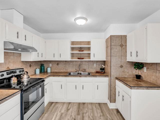 170 Gonzalez Drive, Hollister CA: https://media.crmls.org/mediaz/8e1ee687-3209-459c-9cd7-7390171e3b61.jpg