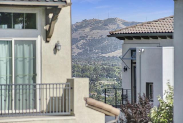 3079 Manuel Loop, San Jose CA: https://media.crmls.org/mediaz/8e2015a7-61e2-466b-8c8d-ea2becb80be6.jpg