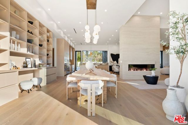 Image 7 of 43 For 5200 Oakdale Avenue